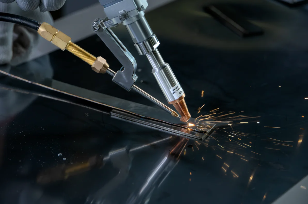 Handheld Laser Welding vs MIG Welding:Handheld Laser Welding